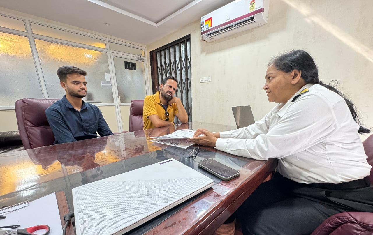 Captain Preeti counselling a pilot aspirant and parent at CPAC